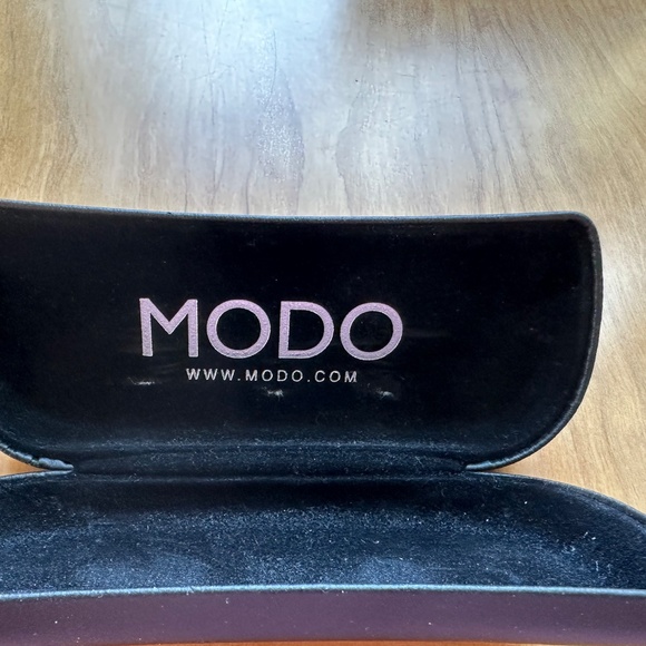 GUCCI WOMAN’S EYEGLASS FRAME WITH CLIP ON SUNGLASS LENSES - Picture 7 of 7